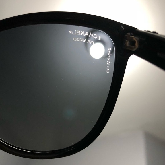 SOLD Authentic Chanel bow sunglasses - Picture 4 of 8